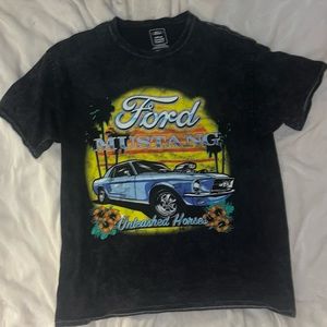 Never worn urban outfitters graphic tee!!